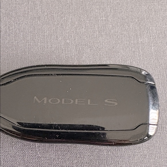 TESLA Model S Key Fob - Picture 9 of 9